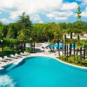 Hotel La & Idrokinesis